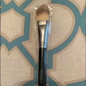 Younique Foundation Brush